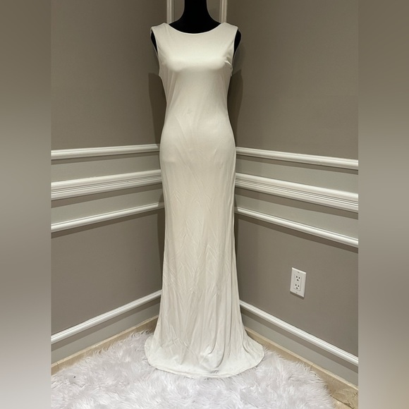 Badgley Mishcka Beaded Cowl Back Jersey White Gown - size 6. - Picture 5 of 12